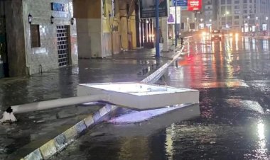 عاصفة ثلجية تضرب الإسكندرية.. تدمير كامل للمركبات والشوارع تغمرها المياه