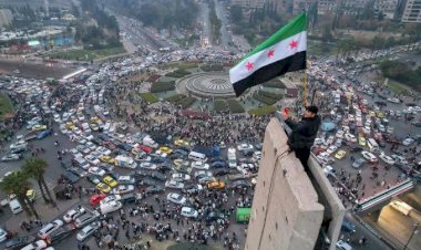 محلل سياسي سوري: الاتفاق الثلاثي خطوة نادرة نحو خفض التصعيد ودعم الانتقال السياسي