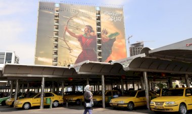 خامنئي يتخلى عن التقاليد الدينية ويستدعي أمجاد فارس القديمة لتعزيز الوحدة الوطنية