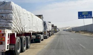 قوافل الأمل في قلب الجحيم.. هل يكسر الغذاء حصار الموت في غزة؟