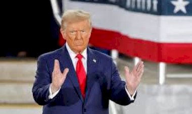 ماذا يفعل ترامب على سطح البيت الأبيض؟