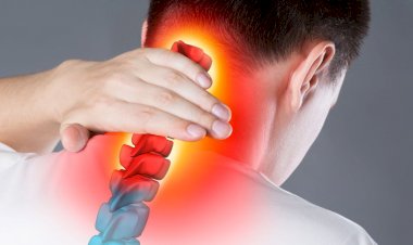 أعراض انزلاق غضروف الرقبة ونصائح للمصابين