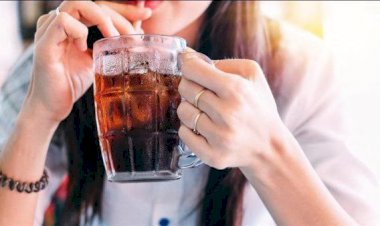 مخاطر تناول المشروبات الغازية على معدة فارغة