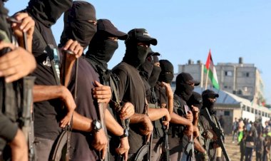 من العرض العسكري إلى الهدوء الميداني.. لماذا غيّرت حماس طريقتها؟