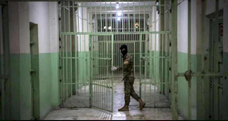 بؤرة الفيروس.. كارثة وبائية بسجون إيران تكشفها رسائل خطيرة