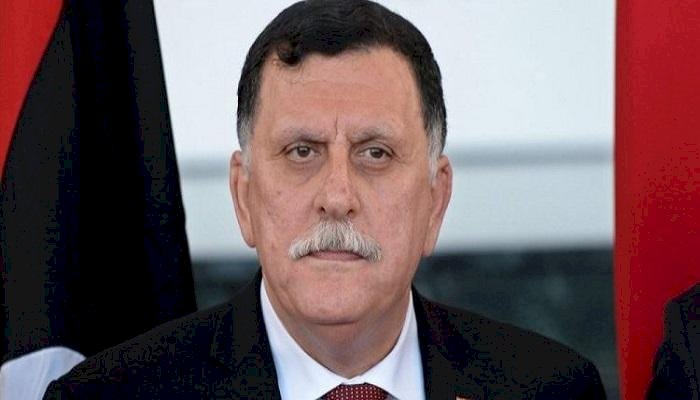 خبراء يكشفون حقيقة استقالة 