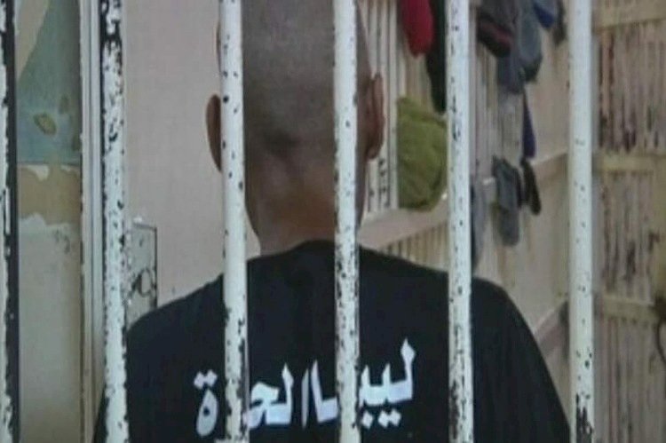 روايات ليبيين: معتقلات 