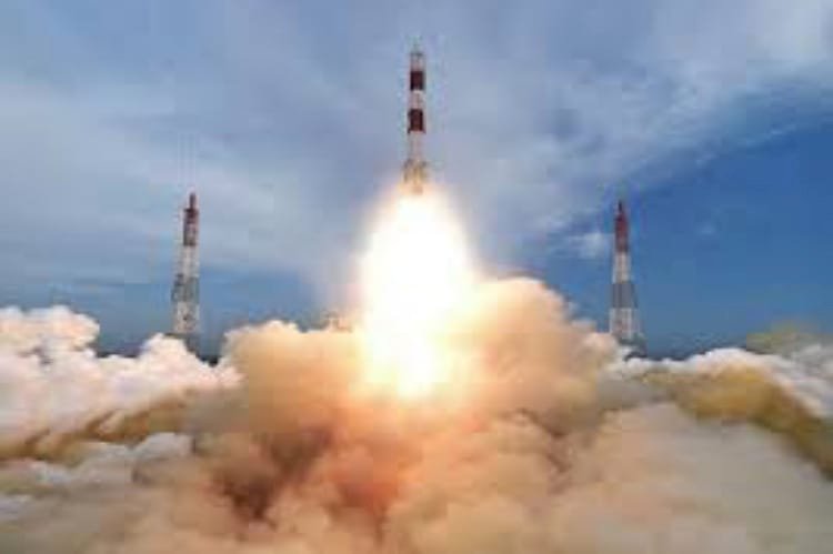 إيران مرة أخرى... كيف فشلت في إطلاق صواريخها للفضاء؟