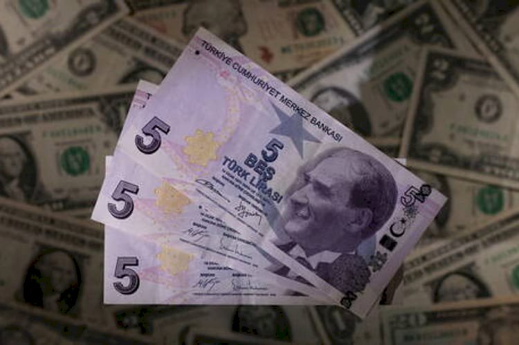 ترنح الليرة التركية.. وصحيفة ألمانية: أردوغان يكرر نفس قراراته الفاشلة لخنق الاقتصاد