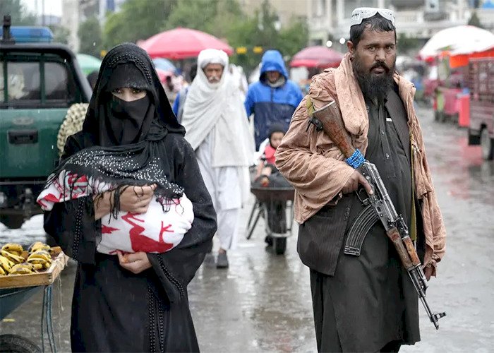 أفغانستان.. كيف تحوّلت حياة الأفغانيات إلى جحيم تحت حكم طالبان؟