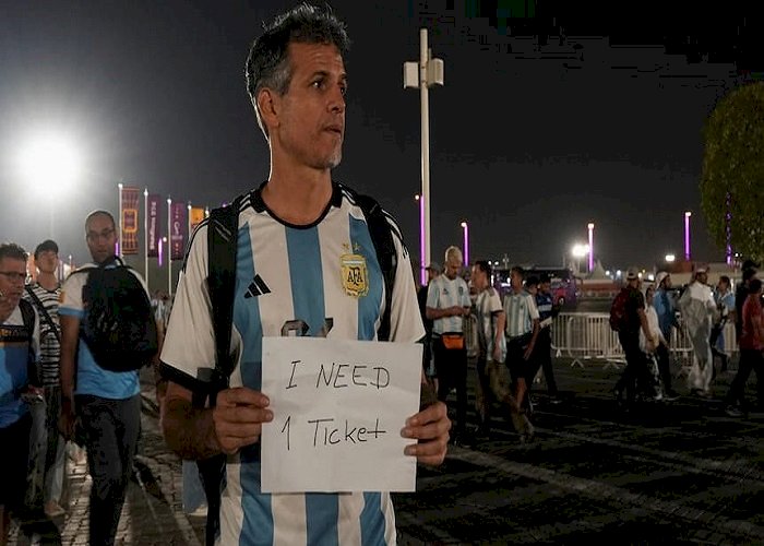 قطر تنتهك قوانين الفيفا.. تذاكر مباريات كأس العالم في السوق السوداء بـ 10 أضعاف قيمتها