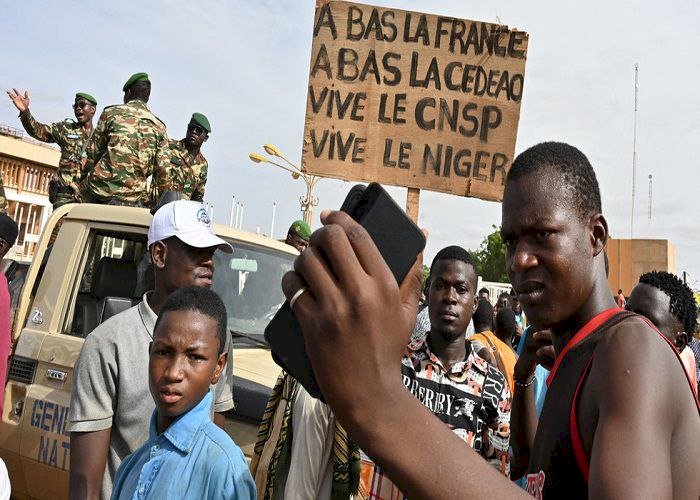 خيارات محدودة.. تفاقم أزمة النيجر واندلاع بؤرة صراع جديدة في إفريقيا