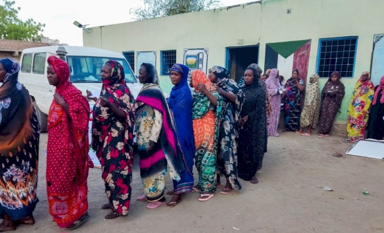 معارك الفاشر تكشف الوجه القبيح لحرب السودان.. مجاعة وكارثة إنسانية ورحلات نزوح جديدة