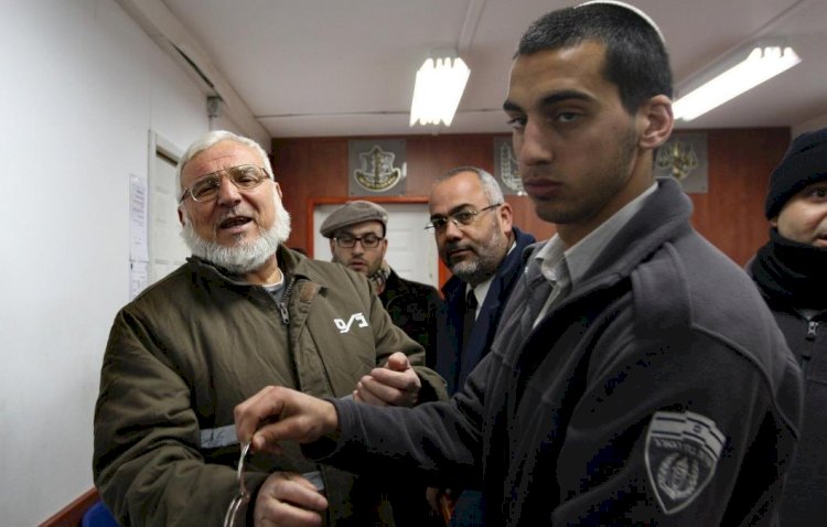 من هو عزيز الدويك رئيس المجلس التشريعي الفلسطيني الذي أُفرج عنه؟