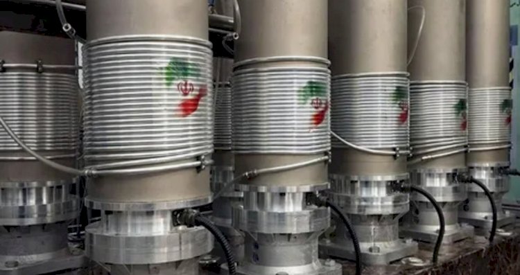 أسوشيتيد برس: إيران تطور برنامجها النووي بتركيب سلسلة أجهزة طرد مركزي