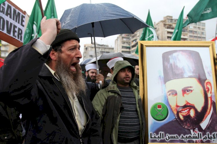 إبراهيم ربيع: الحرب الفرنسية على الإخوان تهدف إلى قطع أوصال التنظيم في أوروبا