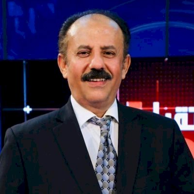 مستشار يمني: إيران دمرت اليمن واستدعت إسرائيل وأمريكا لقصفه