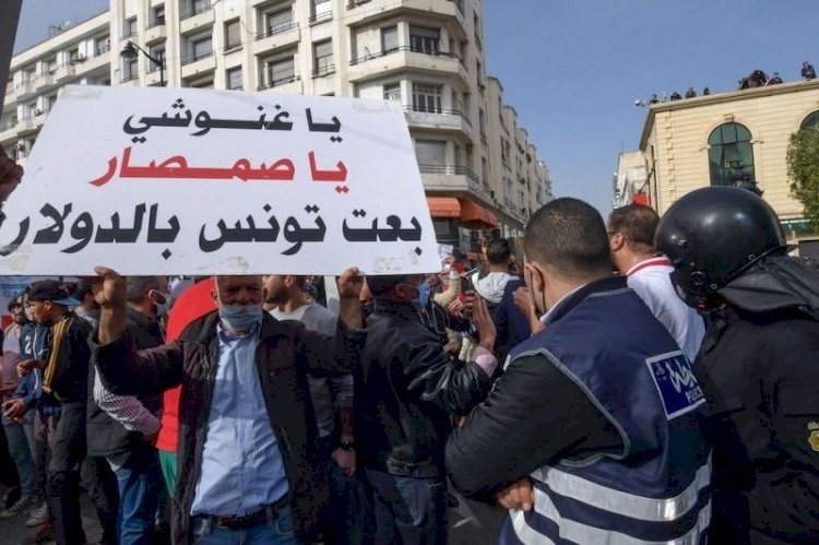 تونس تواجه الاختراق السياسي الرقمي.. والإخوان تترنح بين الشاشات والحسابات الوهمية