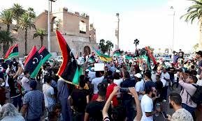 طرابلس تنتفض للأسبوع الثالث.. دعوات لإسقاط الحكومة وتحجيم المليشيات