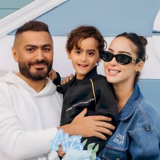 تطورات جديدة في حالة نجل تامر حسني بعد جراحة دقيقة