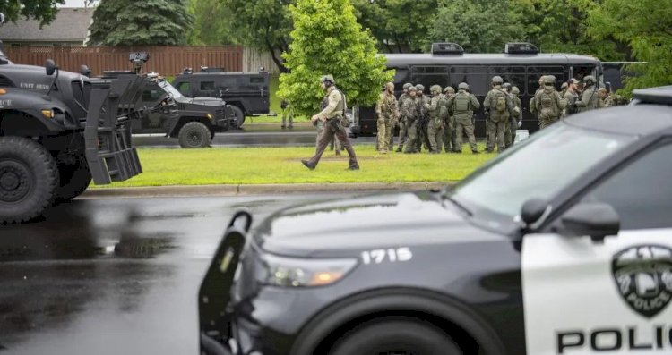 اغتيال سياسي يزلزل الولايات المتحدة.. كاوبوي هارب يثير الذعر