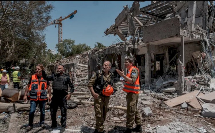 كيف تفادت إيران وأمريكا حربًا شاملة في آخر لحظة؟