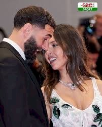 زفاف بنزيما وخودري.. حب على السجادة الحمراء ينتهي بعقد قران في الخفاء