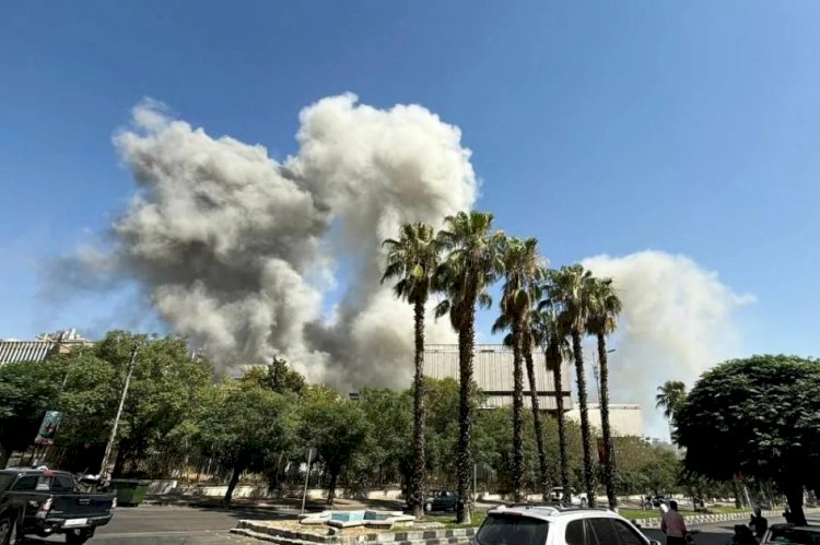 غارات على القصر الرئاسي والأركان: هل بدأت تل أبيب حربًا في سوريا؟