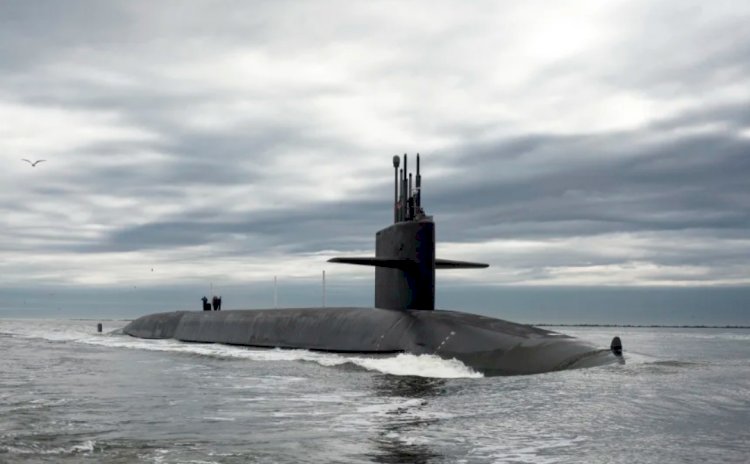 تحركات رمزية أم تصعيد جديد.. تفاقم التوترات الأمريكية الروسية النووية