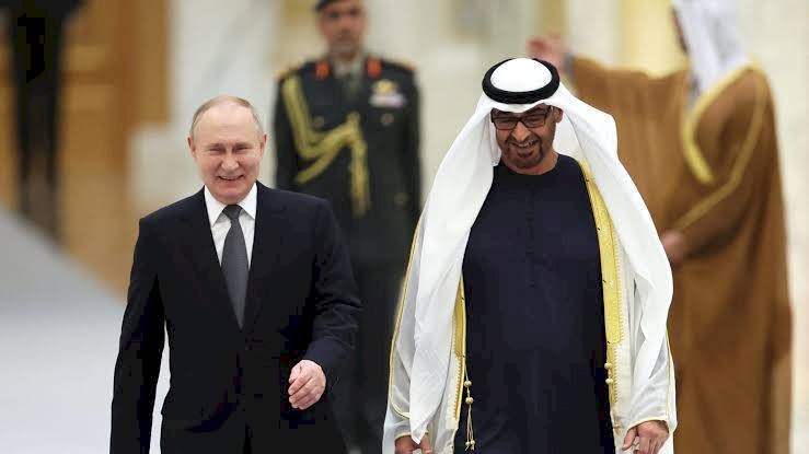 محمد بن زايد يلتقي بوتين في موسكو.. زيارة هامة تحمل دلالات استراتيجية واسعة