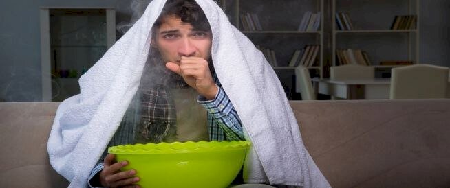 استنشاق بخار الماء.. علاج منزلي بسيط لتحسين التنفس وترطيب البشرة