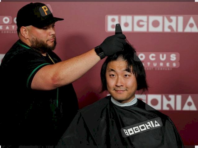 مُشاهدة مقابل الحلاقة.. تجربة سينمائية غير تقليدية لفيلم بوغونيا